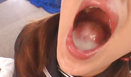 Một con chó cái để cho một chàng trai xinh đẹp như một phim sec lam tinh cuc hay món quà Giáng sinh